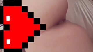 Sumisa con amarras moradas