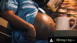 MAMA'S HUNK - Hawt Preggo Beauty Gets Drilled Hard During Midnight Snack With Sticky Spunk fountain