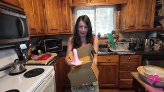 Wild Soaked Cunt Climax Funzze Toy & Giant Cum In Throat Facial