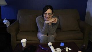 Bettie Slavery - Mamma's Sexy Ally Bangs U