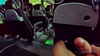 PUBLIC BUS ADVENTURE: I show my hard rod to a hawt hotty lady...that babe can't resist.