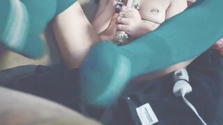 Lee Zard gets cloudy and cums in adidas haunch highs