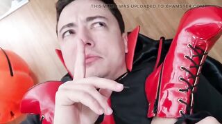 Dracula tries to bit Kiffa Witch but got his lesson