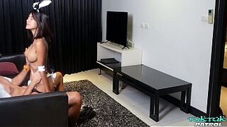 Thai hotty pleases large penis