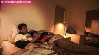 con mi hermanastro nos ponemos cachondos con un juego de peleas