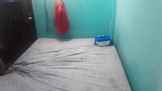 Mi novia me cabalga mientras nos ven por livecam