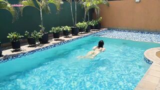 me folla el chico de la piscina - sexo rico - chupadas de culo y coño - version 1