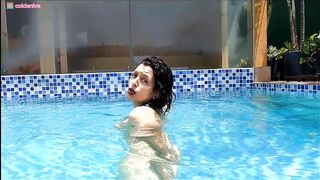 me folla el chico de la piscina - sexo rico - chupadas de culo y coño - version 1