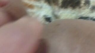 Quiero un gran pene en mi twat estoy muy caliente..,,