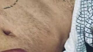 Me jalo la verga en la noche y en pijama...