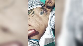 Me jalo la verga en la noche y en pijama...