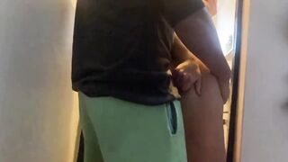 Rapidin en el baño casi nos descubre mi mujer