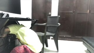 me follo al técnico de computadores ya que estoy muy cachonda y mi esposo esta de viaje