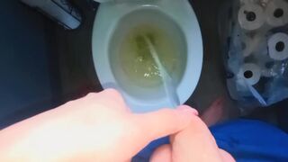 Filthy oily BWC pissing for u my sexy mother i'd like to fuck 