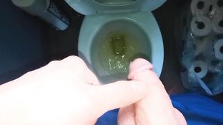 Filthy oily BWC pissing for u my sexy mother i'd like to fuck 