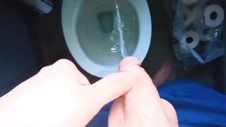 Filthy oily BWC pissing for u my sexy mother i'd like to fuck 