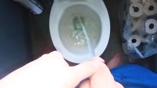 Filthy oily BWC pissing for u my sexy mother i'd like to fuck 