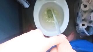 Filthy oily BWC pissing for u my sexy mother i'd like to fuck 