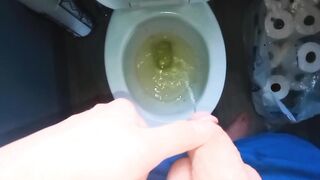 Filthy oily BWC pissing for u my sexy mother i'd like to fuck 