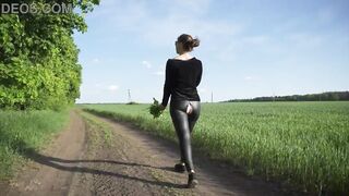 mother I'd like to fuck Getting A Walk In Leather Yoga Panties Untill They Split Open