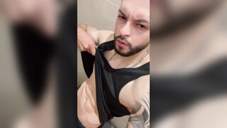 Hoy vi una hermosa chica en el gym me dieron ganas de tocarme y hacerlo????????