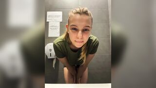 Extraordinary Squirt. Large Booty Sit on the Web camera