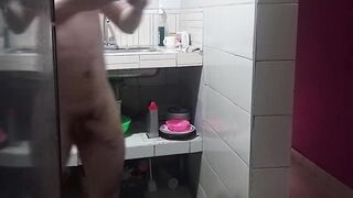 Ojala no se entere el esposo de la empleada domestica que me la estoy culiando