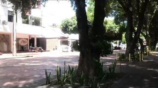 le doy trabajo a puta de la calle, en agradecimiento me da una buena mamada