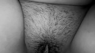 El pendejo de mi esposo no me sabe complacer, quieres hacerlo tu?