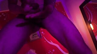 Paja con mi verga a oscuras me encanta venirme