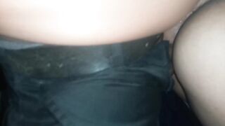 A esta linda estudiante le encanta la verga de su padrasto