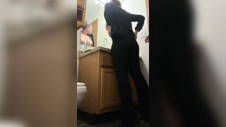 Wife Sneaking to the Bath to Get Drilled