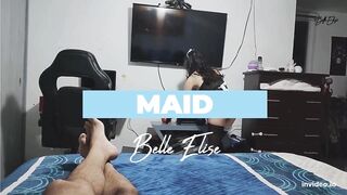 Maid. Follando a mi sirvienta mientras trabaja y me saca lechita