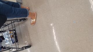 Morning Shopper Older Chick Brown Feet