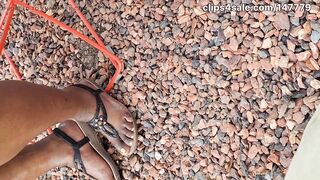 Thick Black Haunches N big beautiful woman Aged Feet with Chunky Moist Yellow Toes