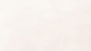 Paseo desnuda en el barrio exhibicionista sin pantis de compras falda PARTE 1