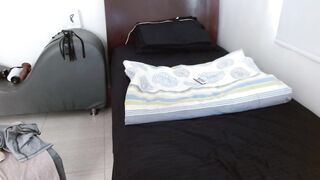 La visita de mi madrastra y mi hermanastra me dejo muy cachondo