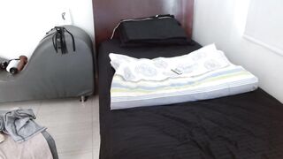 La visita de mi madrastra y mi hermanastra me dejo muy cachondo