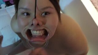 Con la verga en la cara y el jizz en los ojos