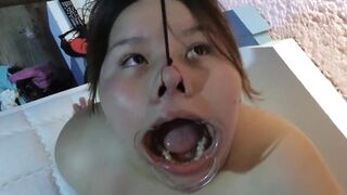 Con la verga en la cara y el jizz en los ojos