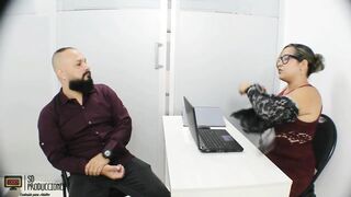 Hawt madrastra hace eyacular duro a un jovencito - Porno en Español