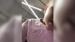 Jucielussie masturbating in public gym