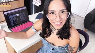 Nerdy Gal Helps Me With Anatomy Class! This babe gets a crempie