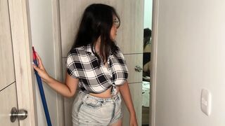 Cleaning hotty discovers pair screwing and joins in an astounding trio