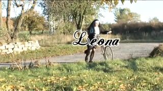 Hot plump likes the dong in vagina in throat