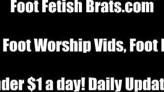 Lesbo Foot Worship and Foot Fetish Porn Movie scenes