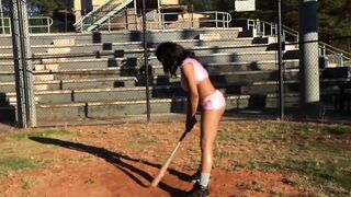 Gals Indulge in Hawt Lick Games After Sport