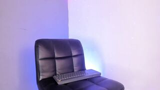 Colombian Trans Wiggles Her Ramrod Whilst Bouncing Butt for U