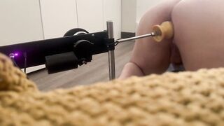 Machine-Mounted Unfathomable Stretch – Thick Silicone Ride