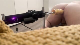 Machine-Mounted Unfathomable Stretch – Thick Silicone Ride